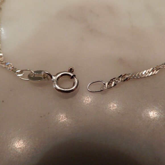 14 Karat White Gold Bracelet - Picture 2 of 5